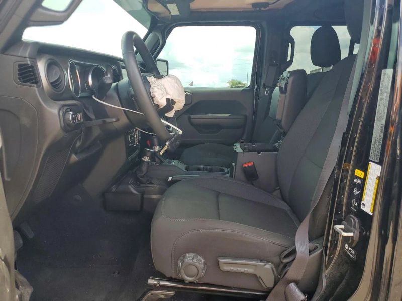2023 Jeep Gladiator - photo 7