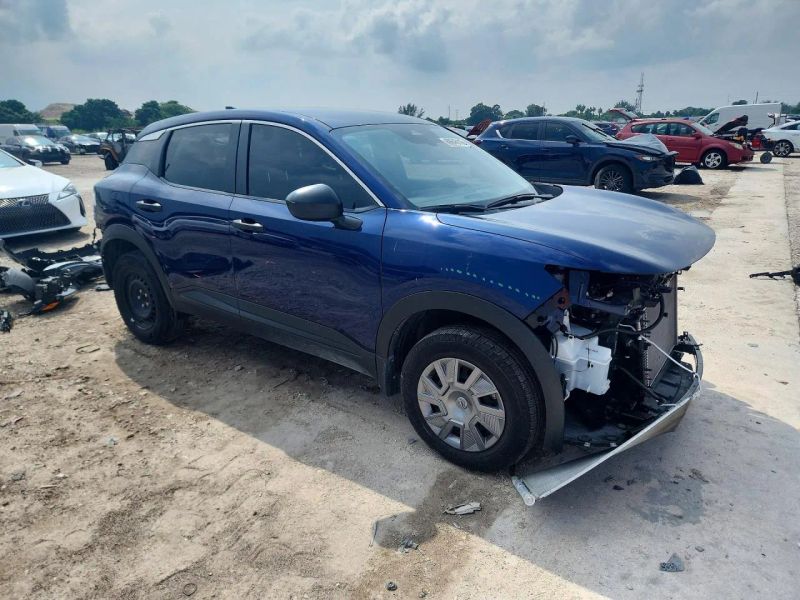 2025 Nissan Kicks - photo 2