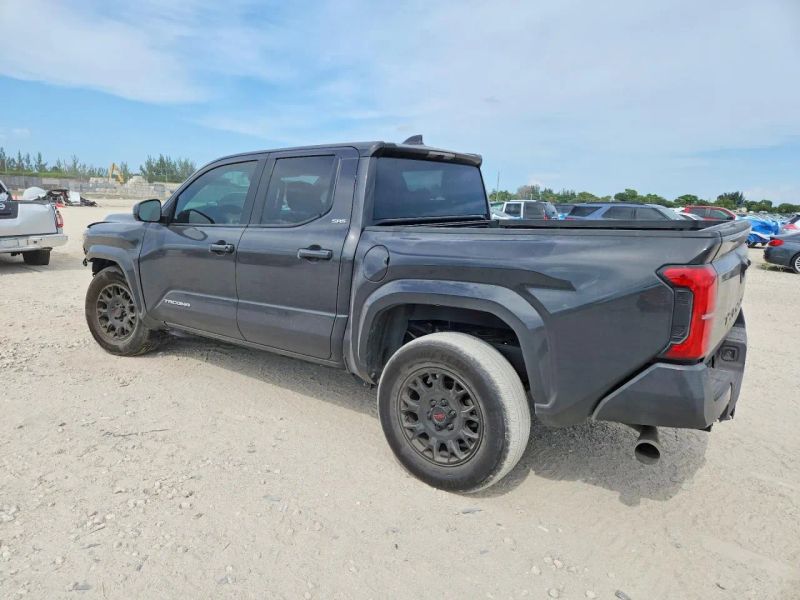2025 Toyota Tacoma Double Cab - photo 4
