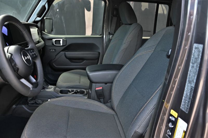 2025 Jeep Wrangler 4 Door - photo 15