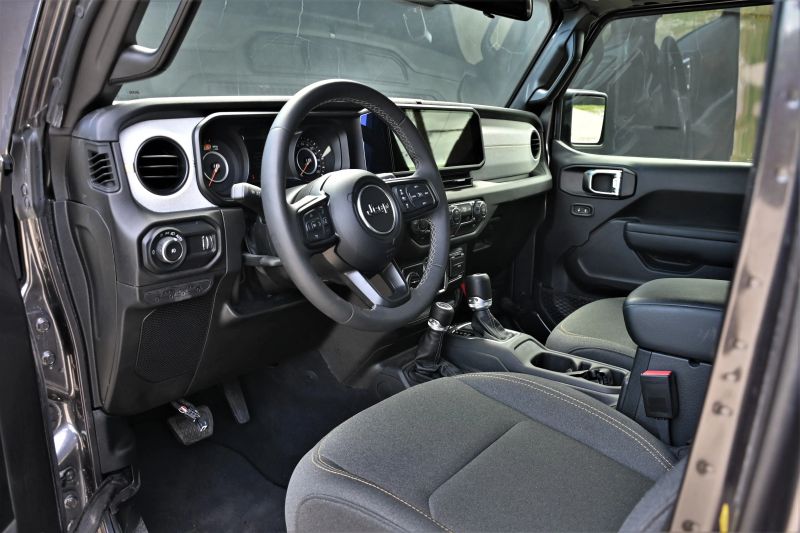 2025 Jeep Wrangler 4 Door - photo 16