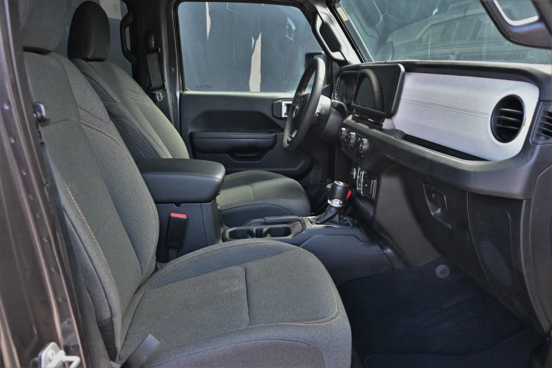 2025 Jeep Wrangler 4 Door - photo 18