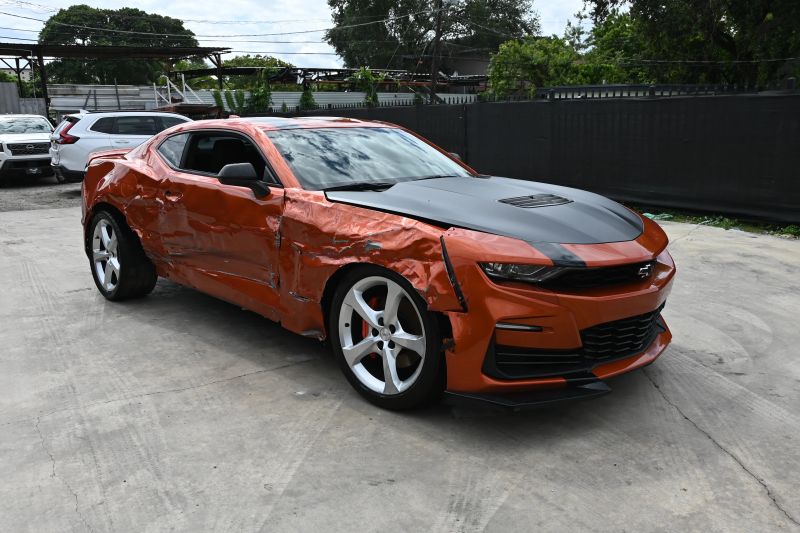 2022 Chevrolet Camaro - photo 2