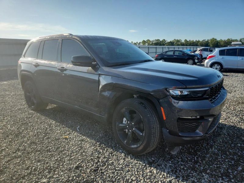 2025 Jeep Grand Cherokee - photo 2