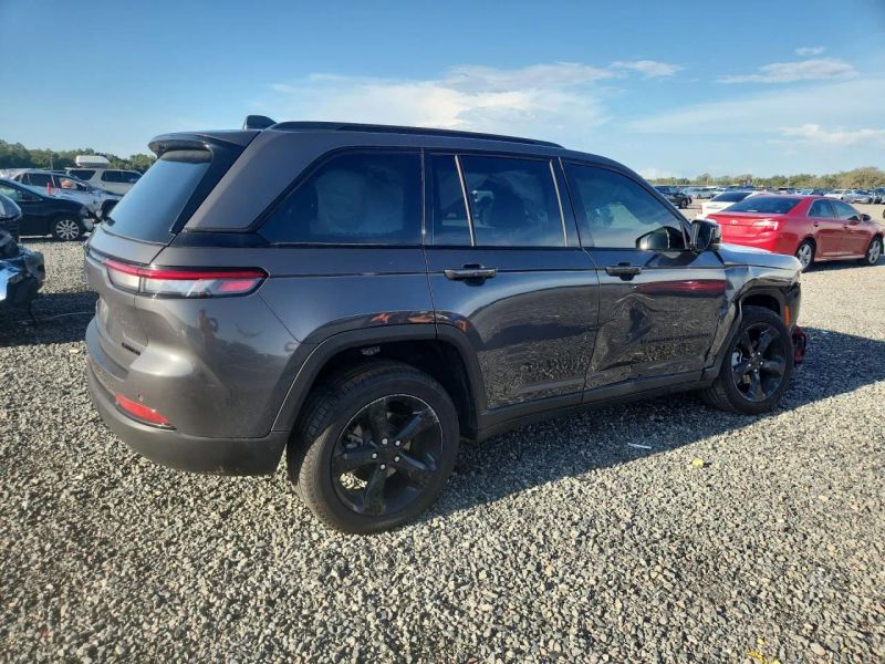 2025 Jeep Grand Cherokee - photo 3