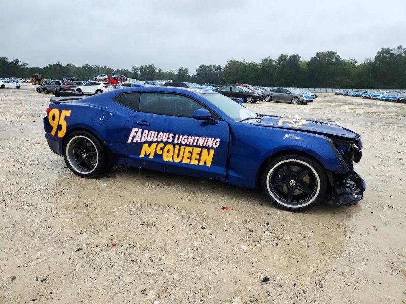 2021 Chevrolet Camaro - photo 2