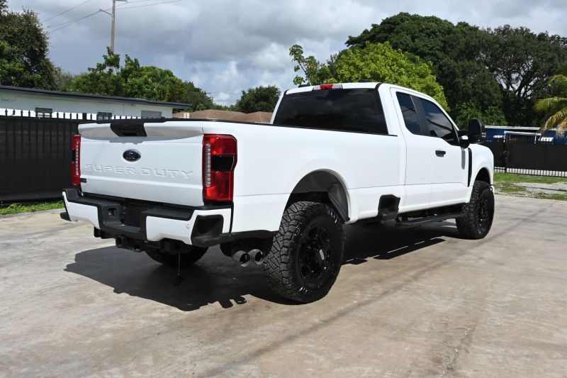 2025 Ford F350 Super Duty Super Cab - photo 5