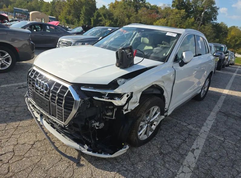 2025 Audi Q3 - photo 2