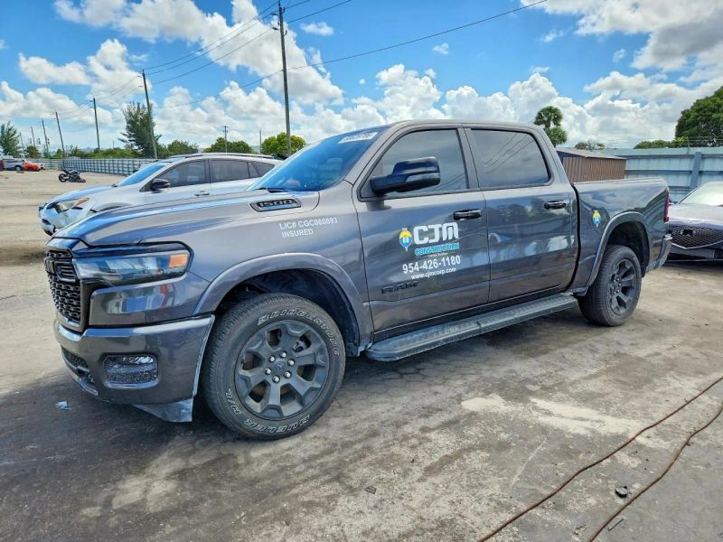 2025 Ram 1500 Crew Cab - photo 1