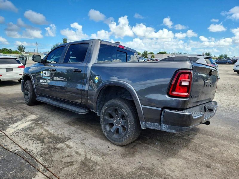2025 Ram 1500 Crew Cab - photo 4