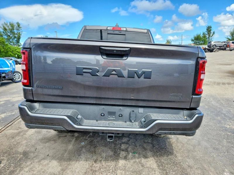 2025 Ram 1500 Crew Cab - photo 6