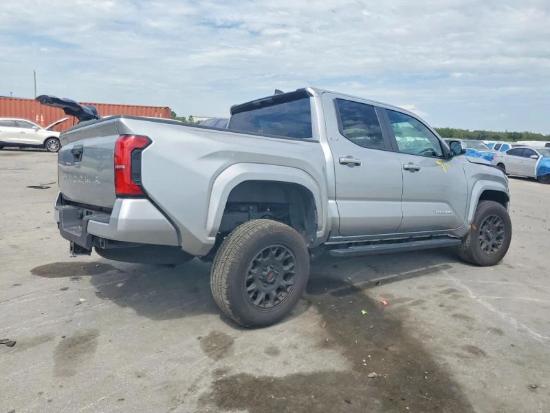 2024 Toyota Tacoma Double Cab - photo 3