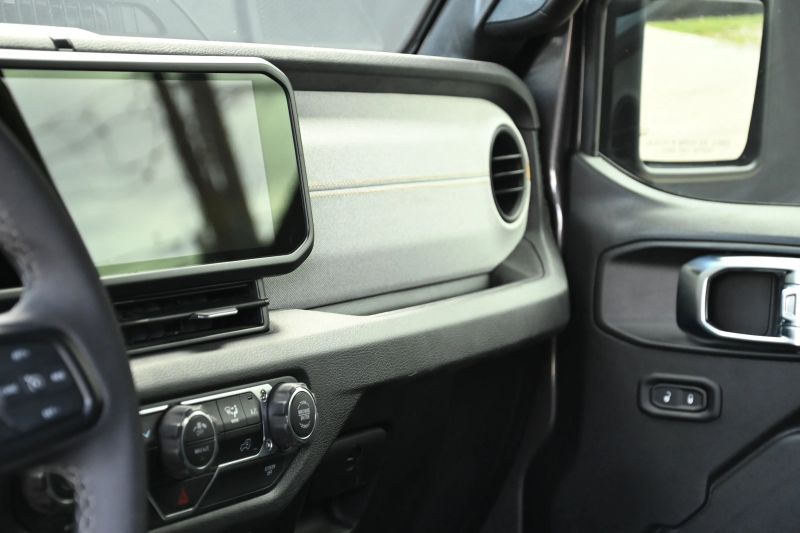 2025 Jeep Wrangler 4 Door - photo 14