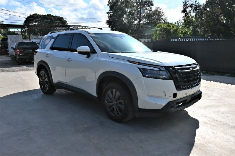2023 Nissan Pathfinder - photo 2