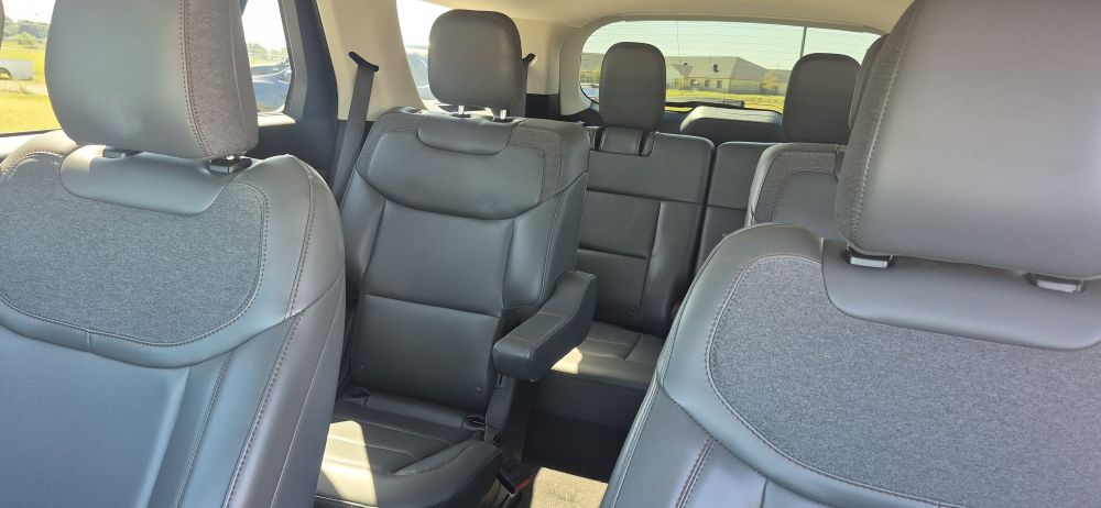 2025 Ford Explorer Active 4X4 - photo 9