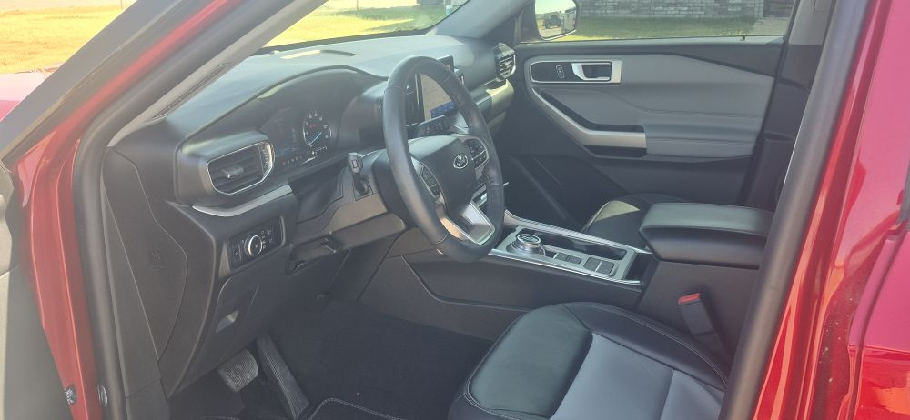 2023 Ford Explorer XLT - photo 7