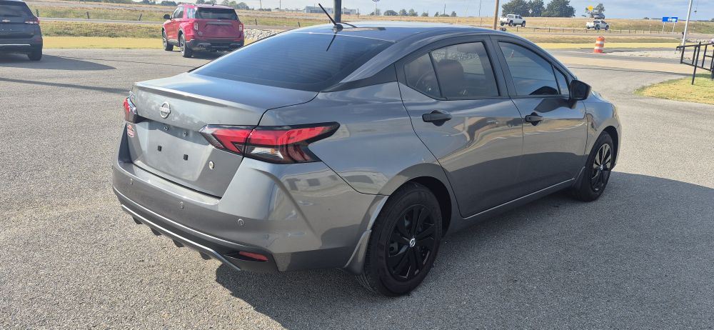 2025 Nissan Versa S - photo 4