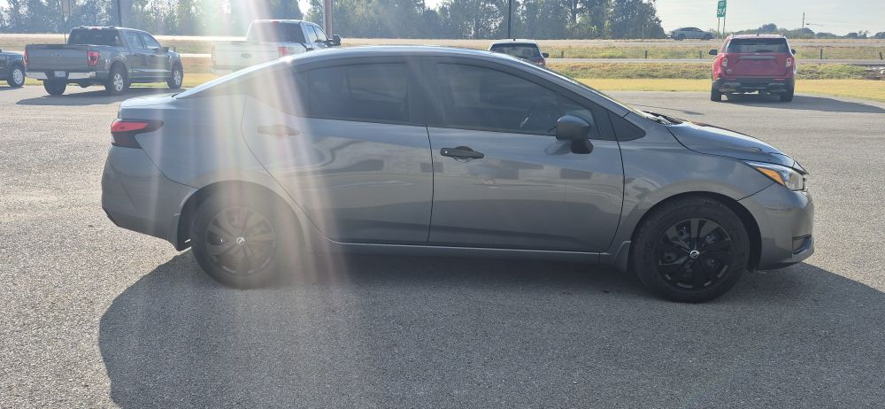 2025 Nissan Versa S - photo 6