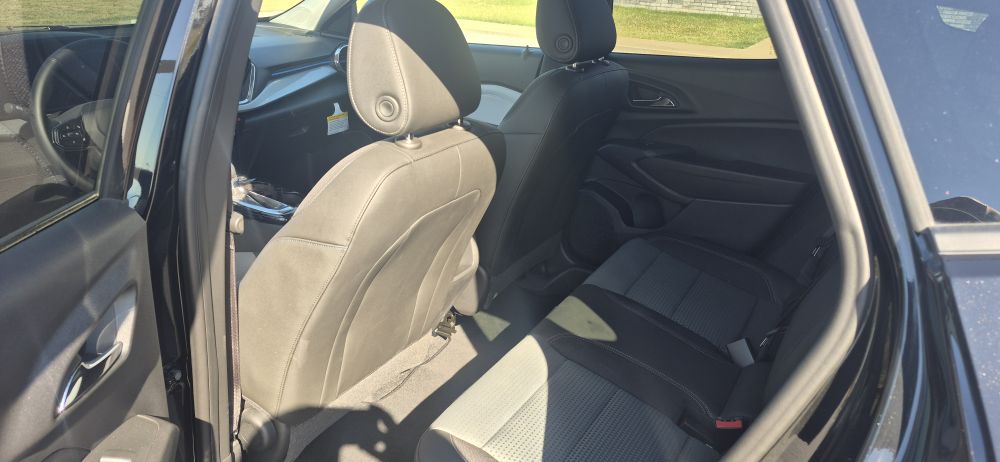 2026 Chevrolet TRAX LT - photo 8