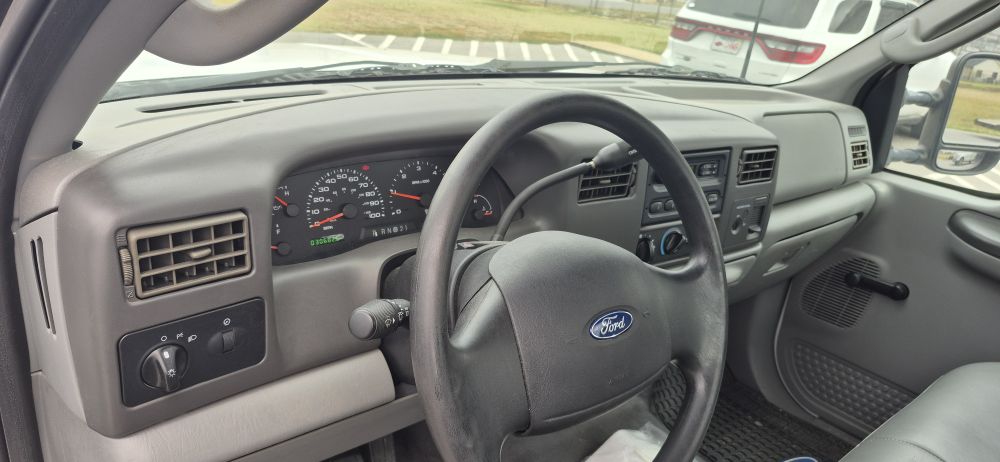 2003 Ford Ford F350 2WD - photo 8