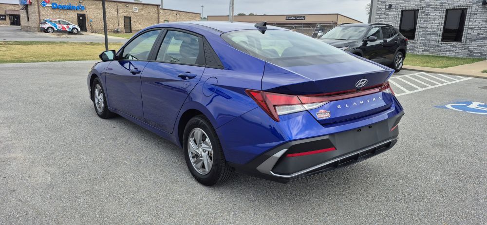 2024 Hyundai Elantra - photo 4