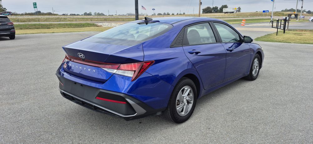 2024 Hyundai Elantra - photo 5