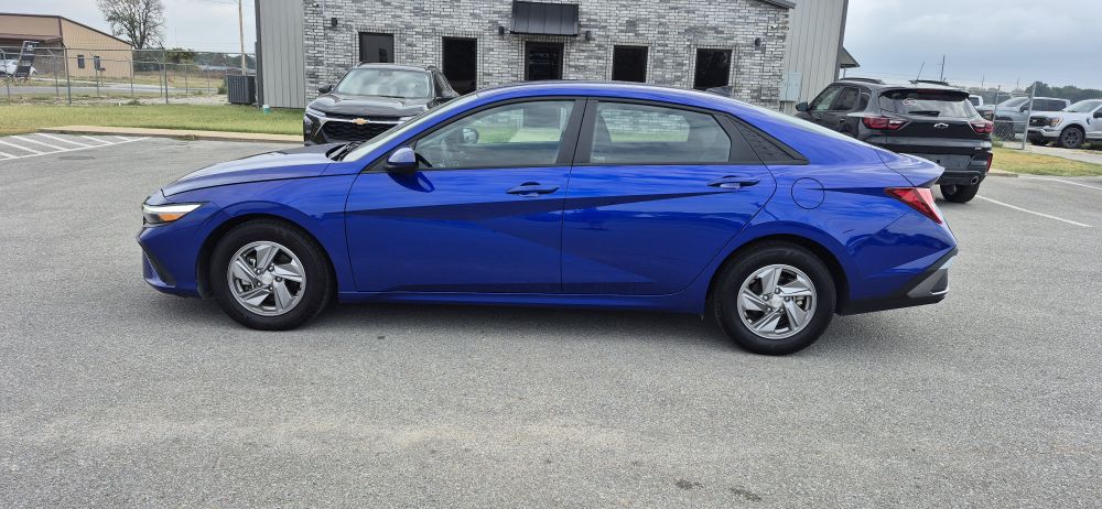 2024 Hyundai Elantra - photo 7