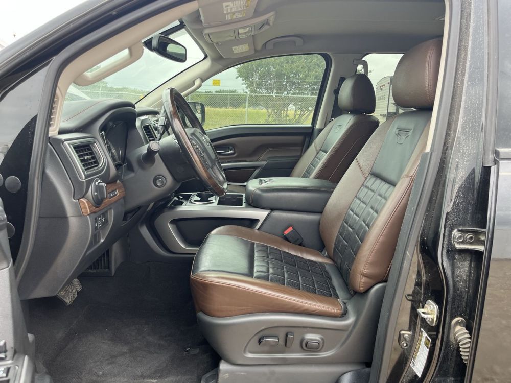 2019 Nissan TITAN PLATINUM RESERVE - photo 23