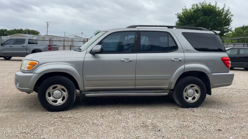 2003 Toyota SEQUOIA - photo 2