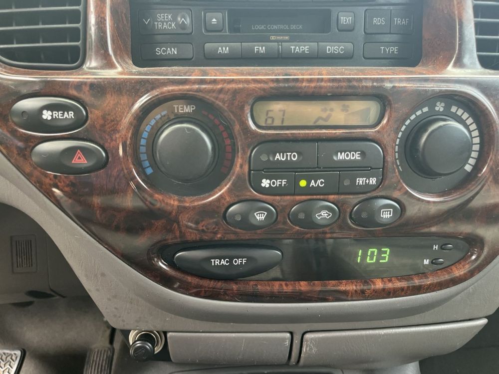 2003 Toyota SEQUOIA - photo 13