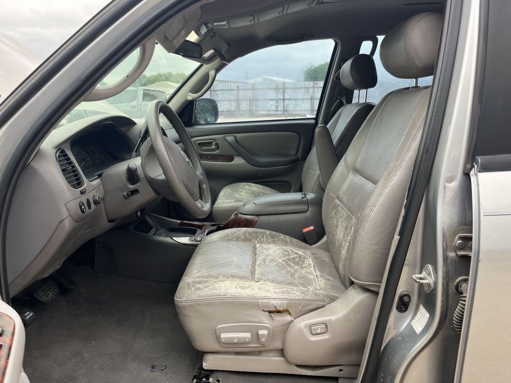2003 Toyota SEQUOIA - photo 20