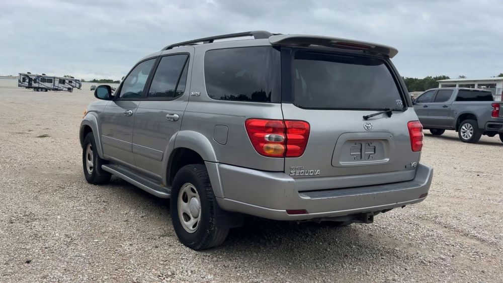 2003 Toyota SEQUOIA - photo 3