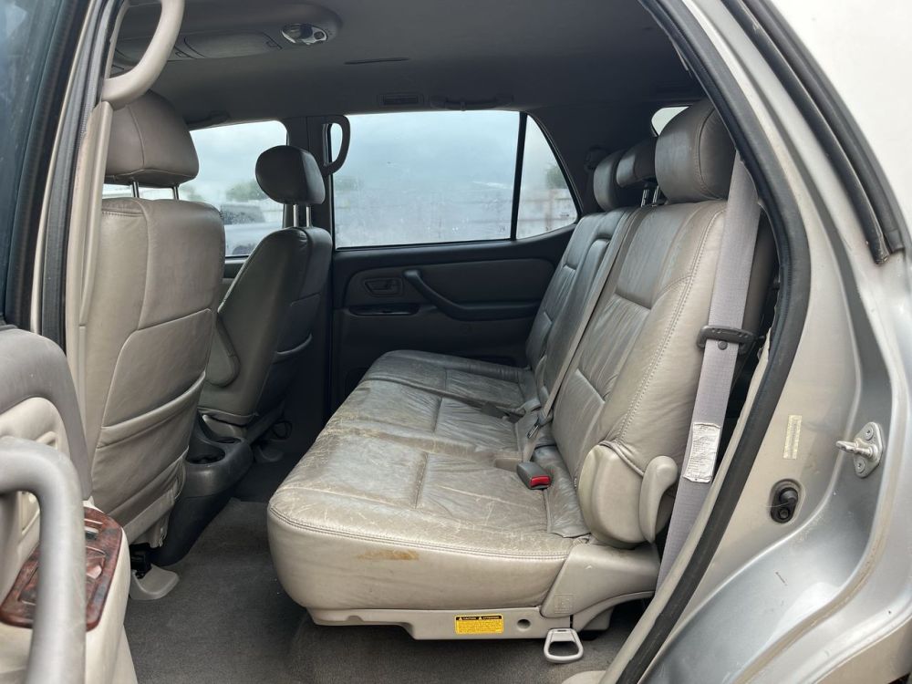 2003 Toyota SEQUOIA - photo 23