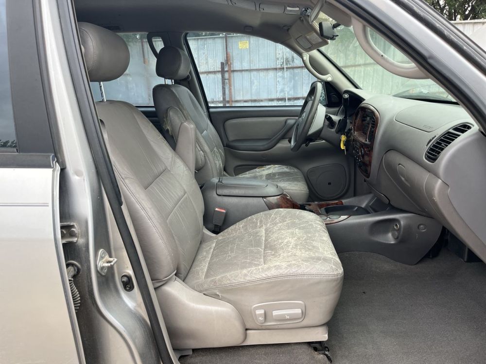 2003 Toyota SEQUOIA - photo 24