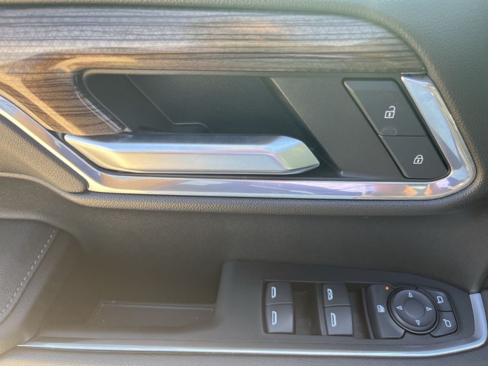 2024 Chevrolet Silverado - photo 23