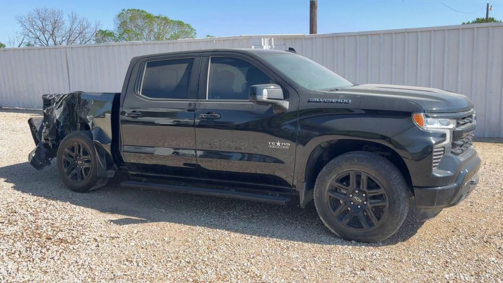 2024 Chevrolet Silverado - photo 7