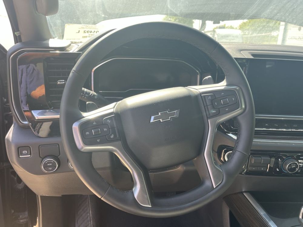 2024 Chevrolet Silverado - photo 10