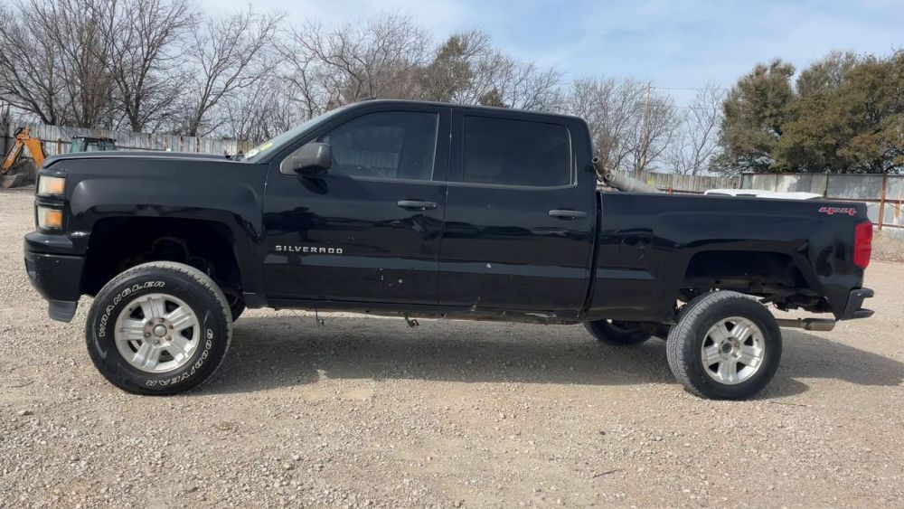 2014 Chevrolet Silverado - photo 2