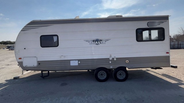 2021 SHASTA TRAVEL TRL 21CK - photo 2