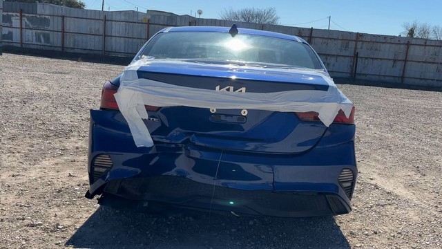 2024 Kia FORTE LXS - photo 4