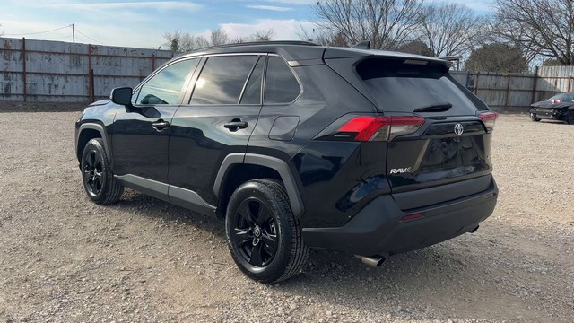 2021 Toyota RAV4 - photo 3