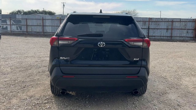 2021 Toyota RAV4 - photo 4