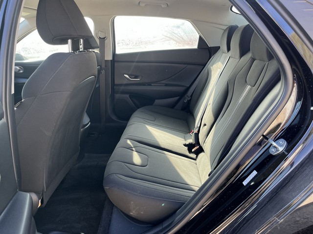 2023 Hyundai Elantra - photo 23