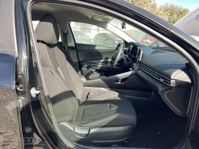 2023 Hyundai Elantra - photo 24