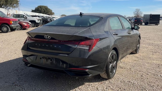 2023 Hyundai Elantra - photo 5