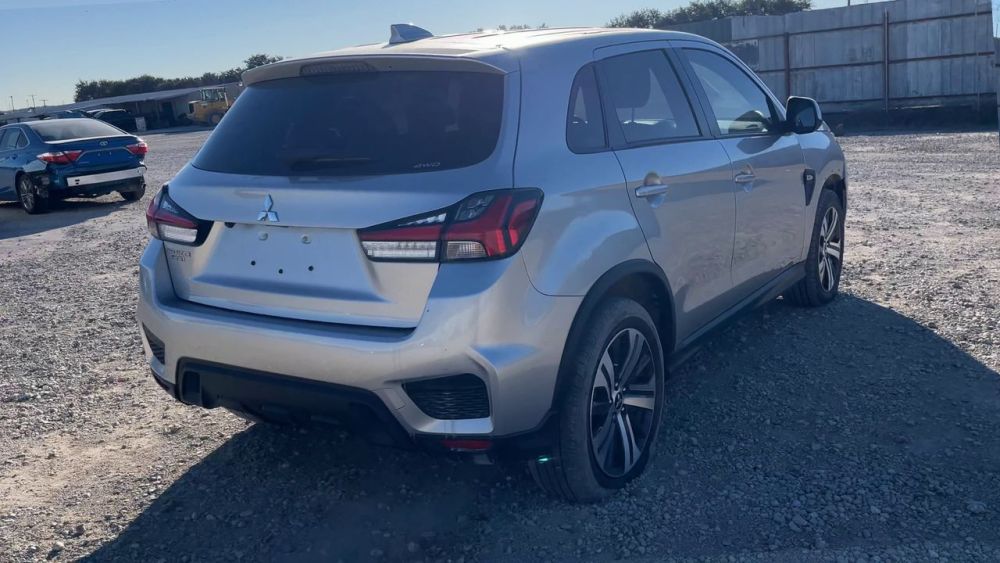 2024 Mitsubishi Outlander - photo 5