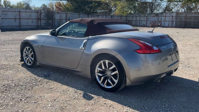 2010 Nissan 370Z - photo 3