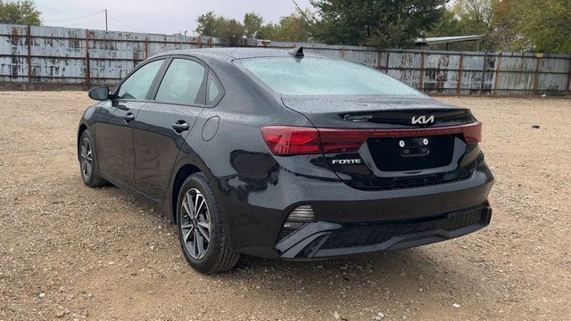 2024 Kia FORTE LXS - photo 3
