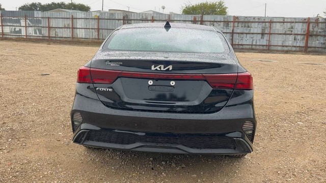 2024 Kia FORTE LXS - photo 4