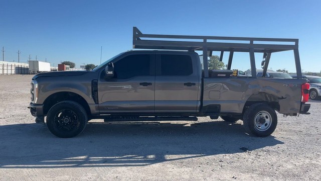 2023 Ford F350 - photo 2